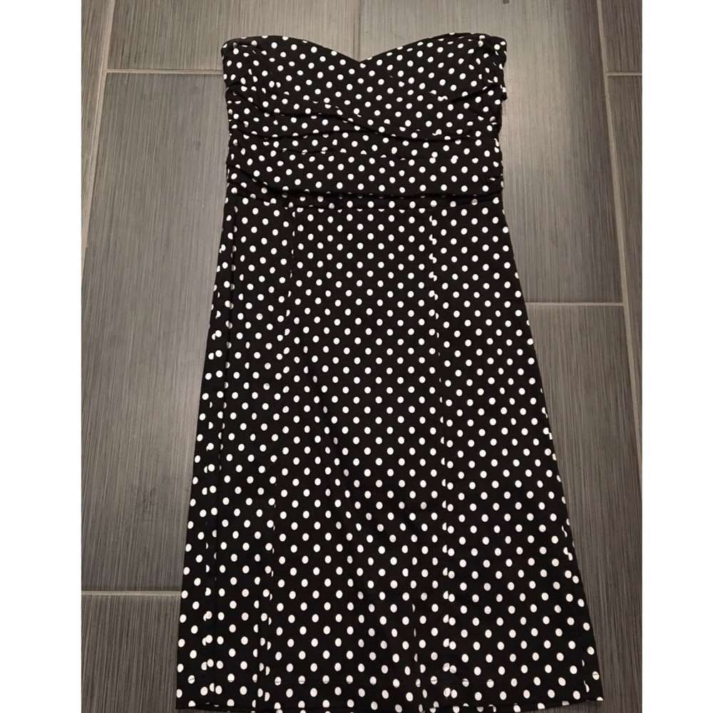 Strapless dotty dress